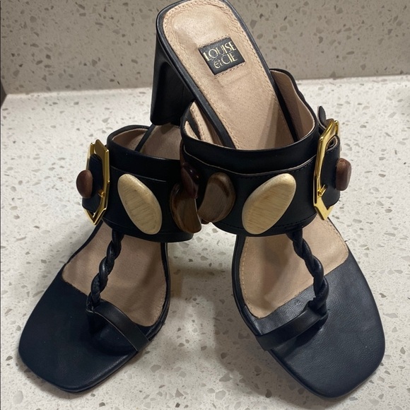 Louise et Cie Shoes - Louise Et Cie Black Sandals SZ 9/40 gold tone buckle wood stone accents boho lux